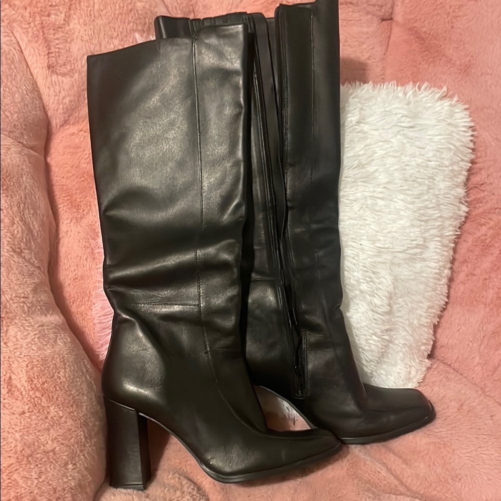 Chic Black Leather Heeled Boots
